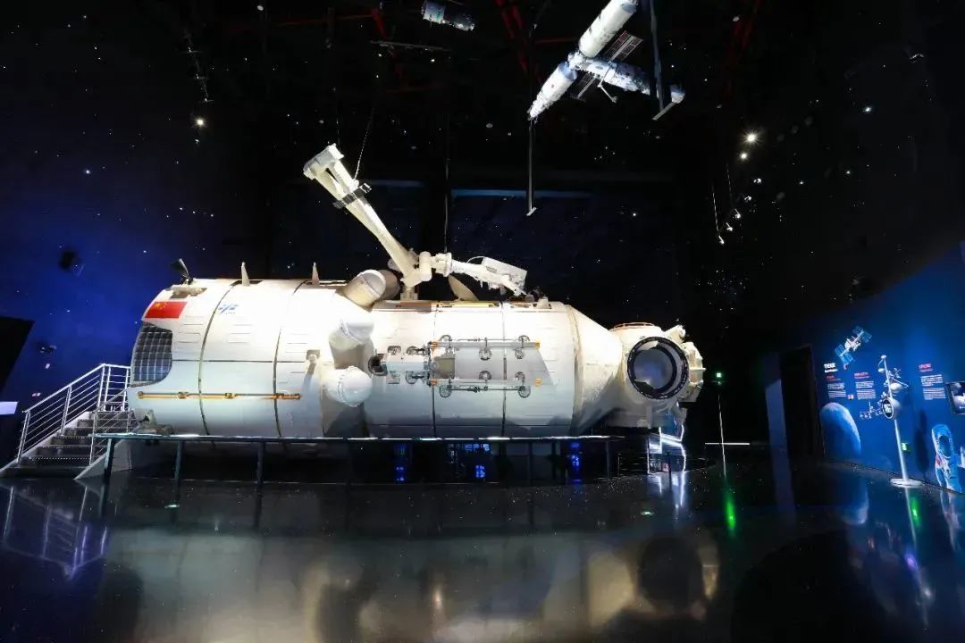 刷爆朋友圈！全球最大的天文館，上海又一地標(biāo)建筑火了~(圖20)